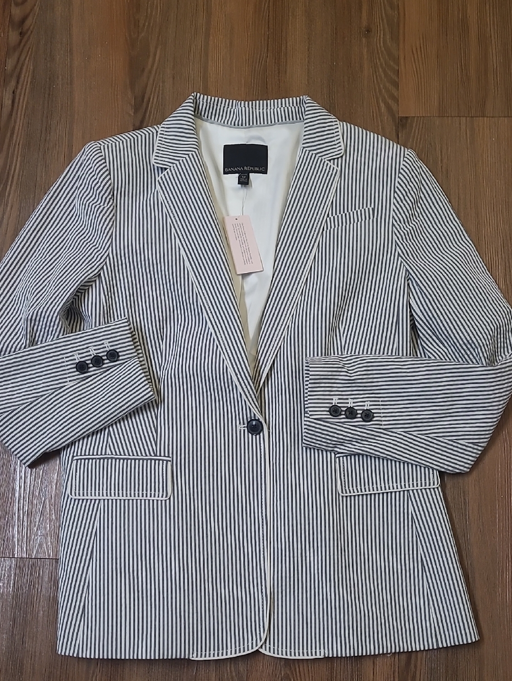 Banana Republic‎ Black & White Pinstripe Blazer 97%cotton.